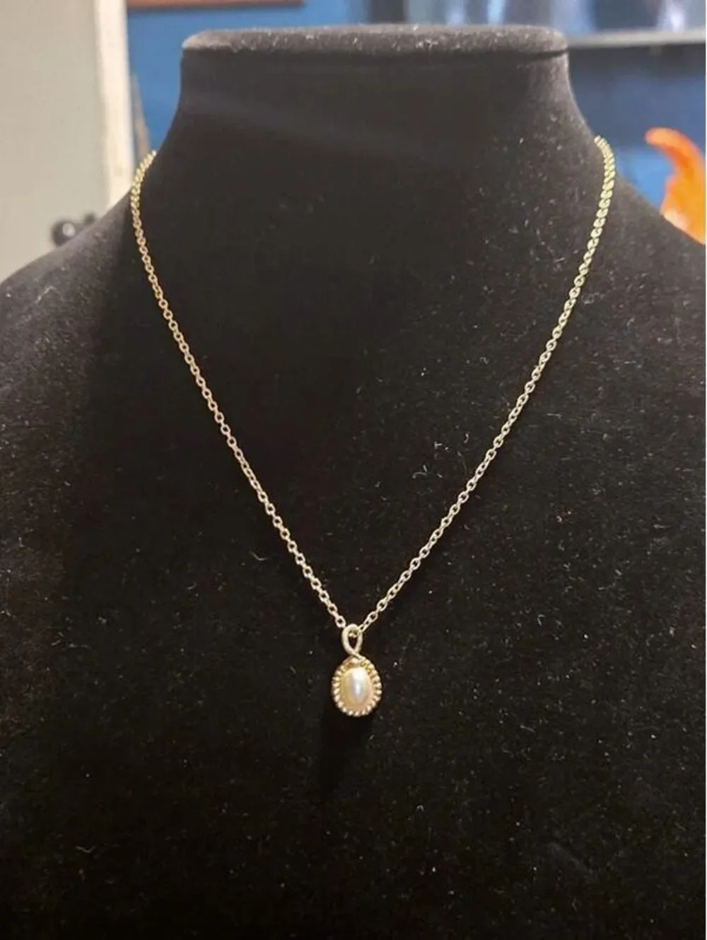 N/A gold tone